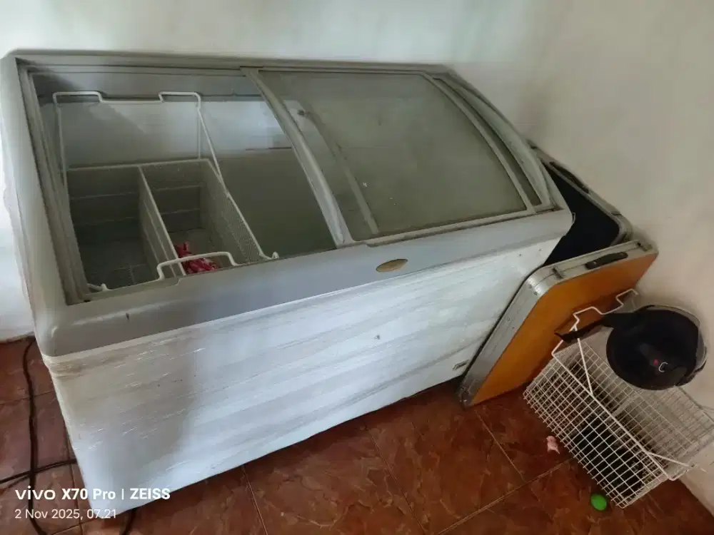 Jual freezer Aucma