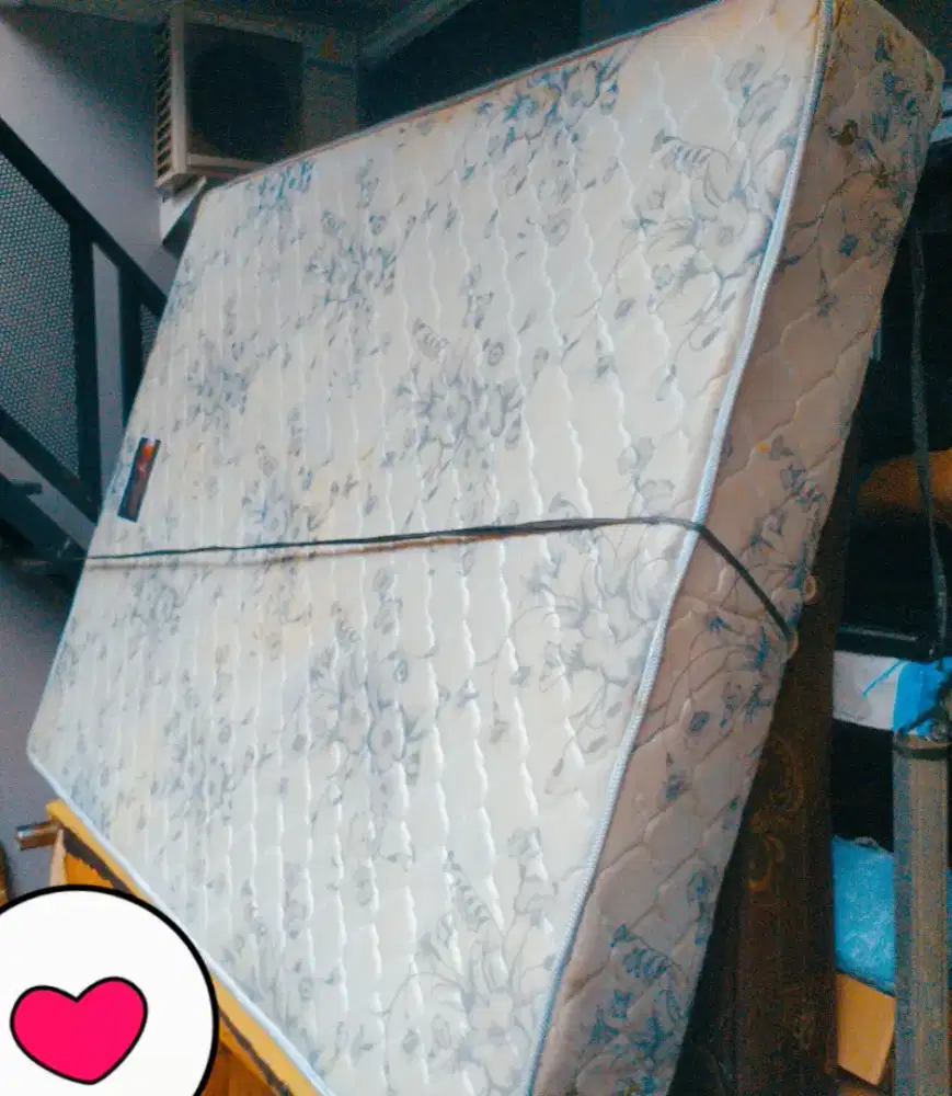Jual divan springbed uk 160x200 kondisi baik