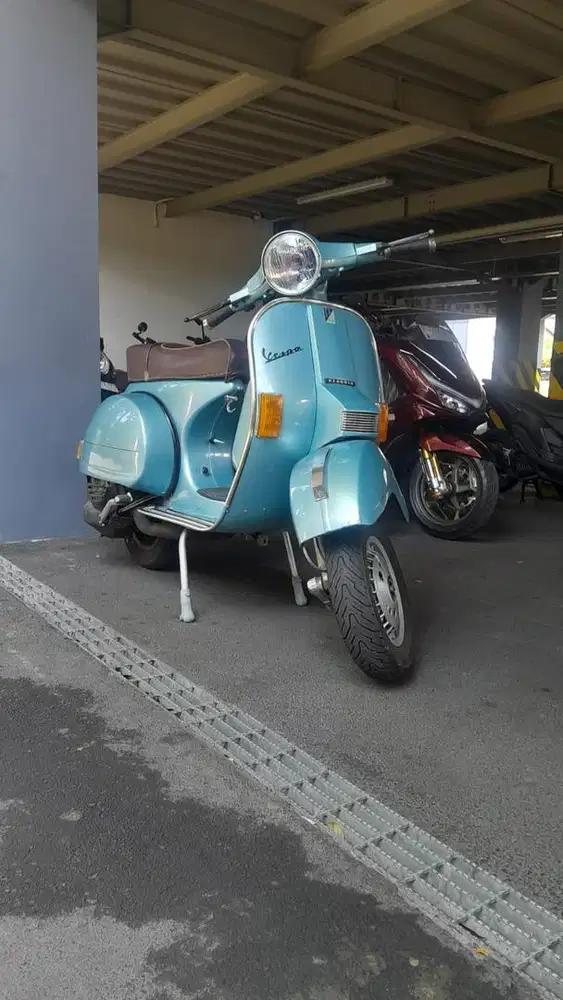 1993 Vespa 150 PX (New PX Look)