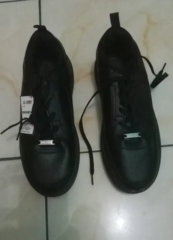 Sepatu Aero Street size 43
