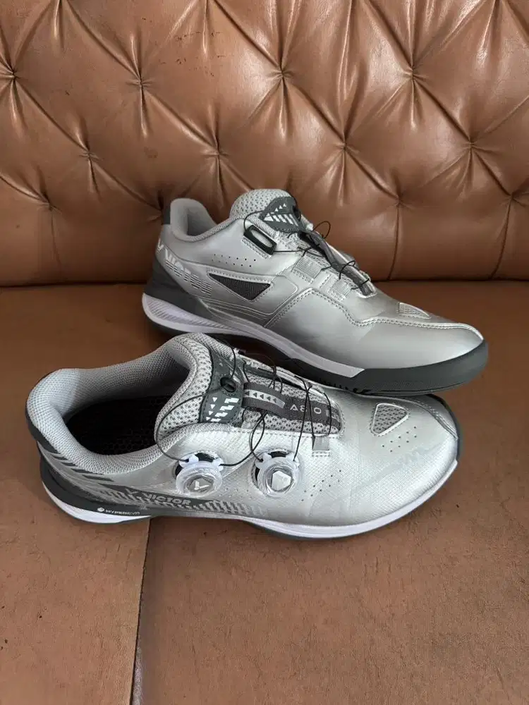 Sepatu Badminton Victor A810 SK Silver 2025