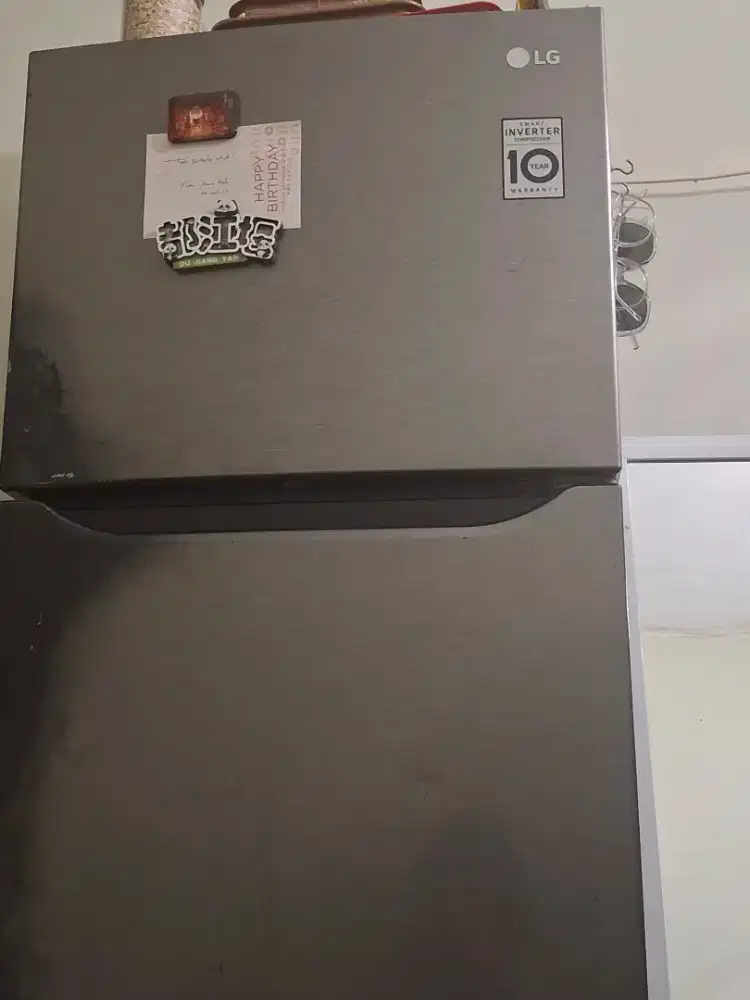 LG - KULKAS 2 PINTU 225 liter