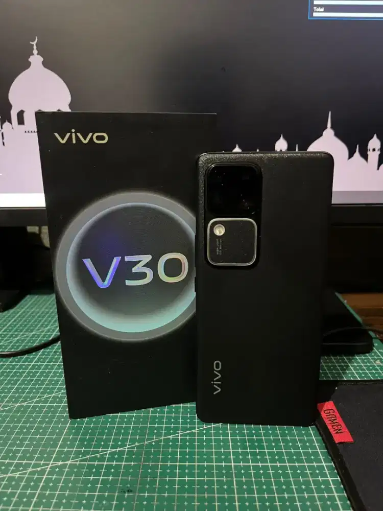 VIVO V30 5G 8+8/256GB MULUSS LIKE NEW FULLSET ORI