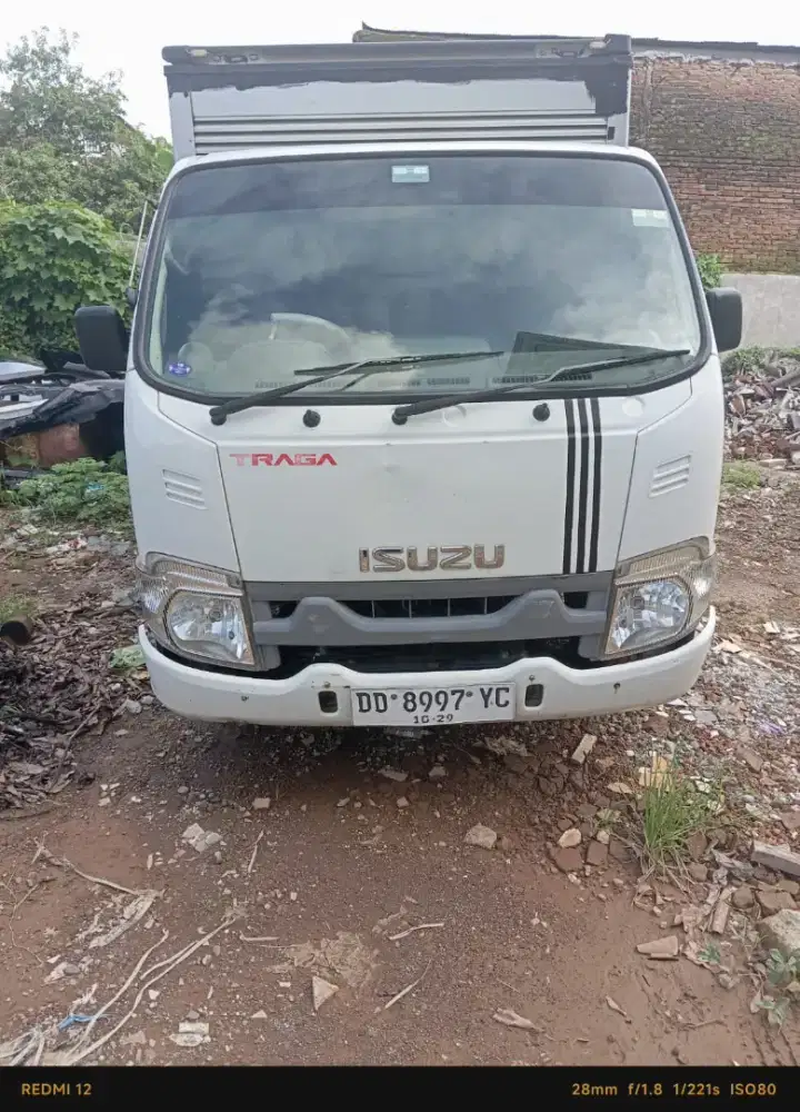 Di jual mobil pickup box Isuzu traga/2.5  manual-solar/2019