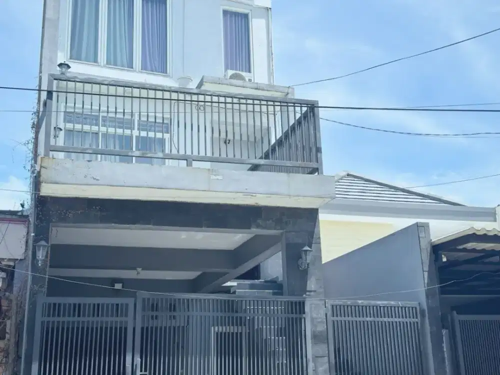 RUNGKUT HARAPAN MINIMALIS MODEL VILLA TIGA LANTAI