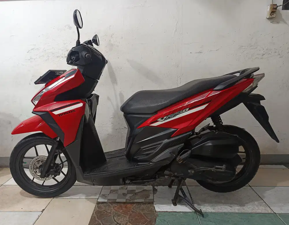 For sale vario led iss cbs 125 2017 lengkap bagus