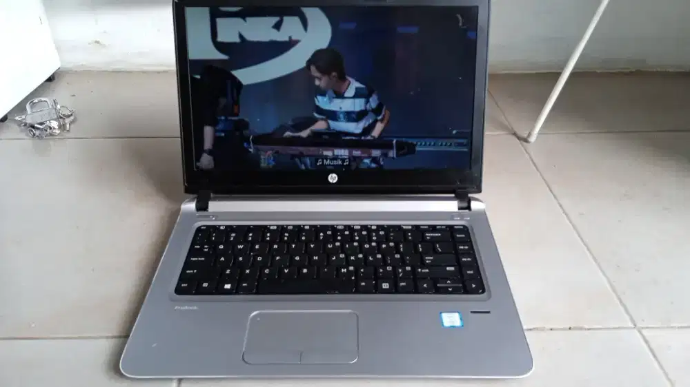 HP probook 440 i3 dual vga rdaeon