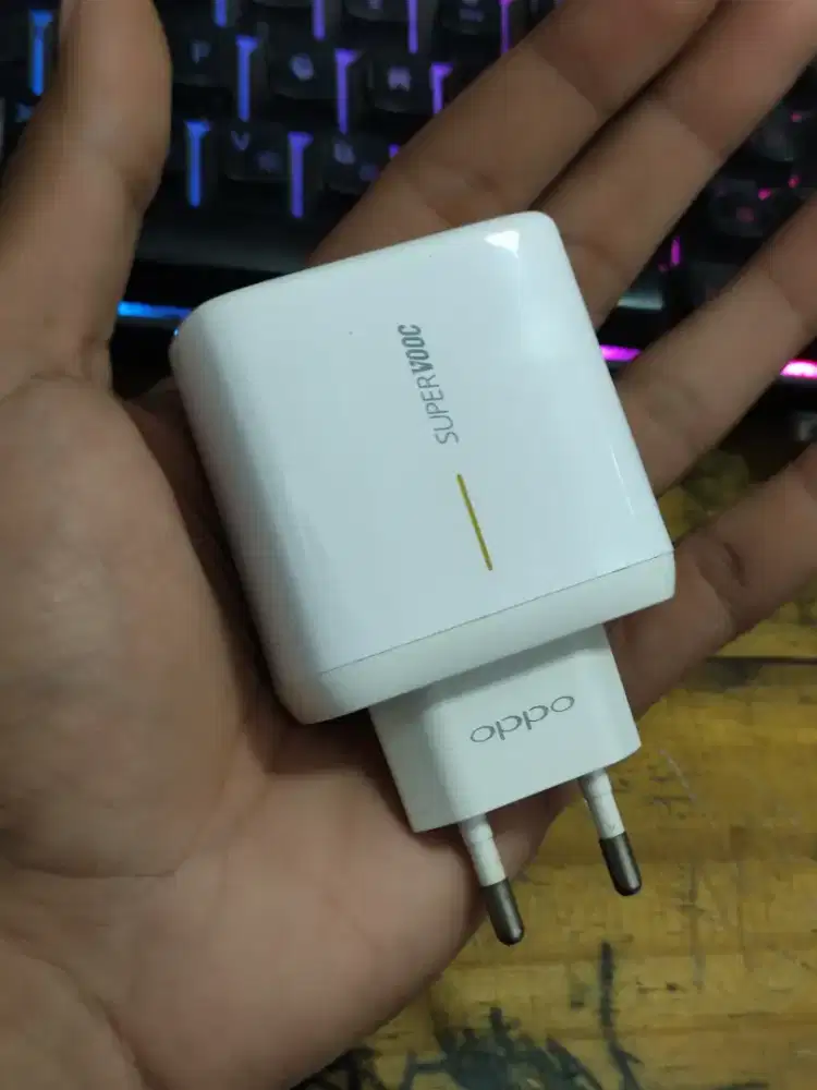 Batok Copotan Oppo SUPERVOOC 65Watt bobot berat
