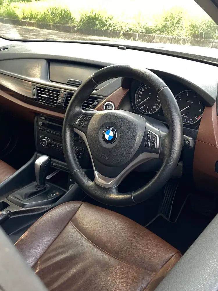 TDP 10 JUTA BMW X1 sDrive 18i 2.0 AT 2013 Cash Kredit Siap pakai