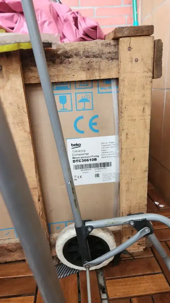 Dijual murah mesin cuci piring beko DTC36610B