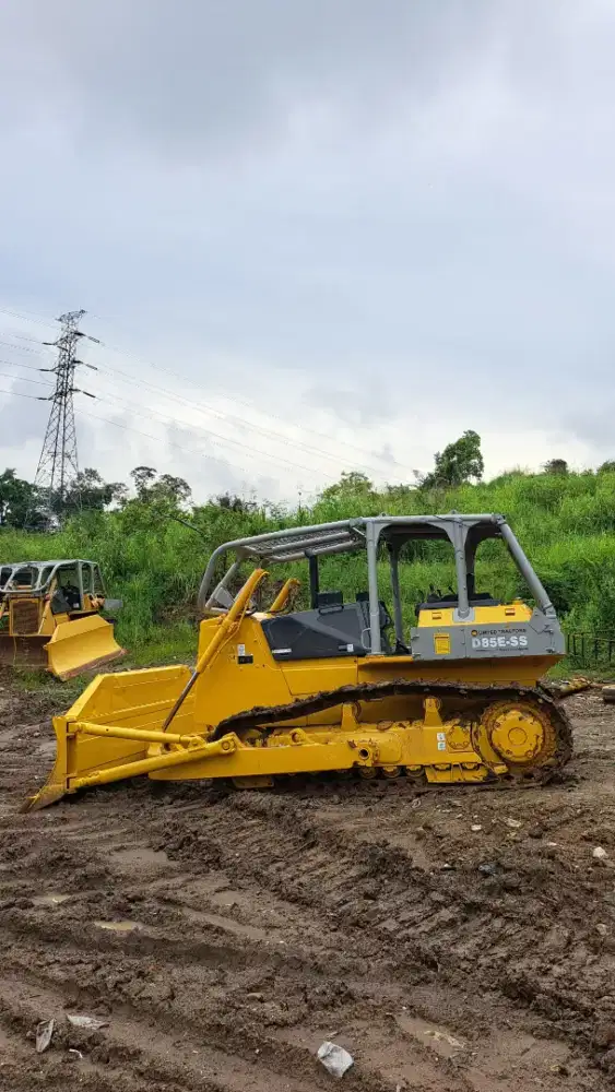 Dozzer Dozer KOMATSU D85ESS 2020 KONDISI BAGUS SIAP PAKAI D85ESS-2