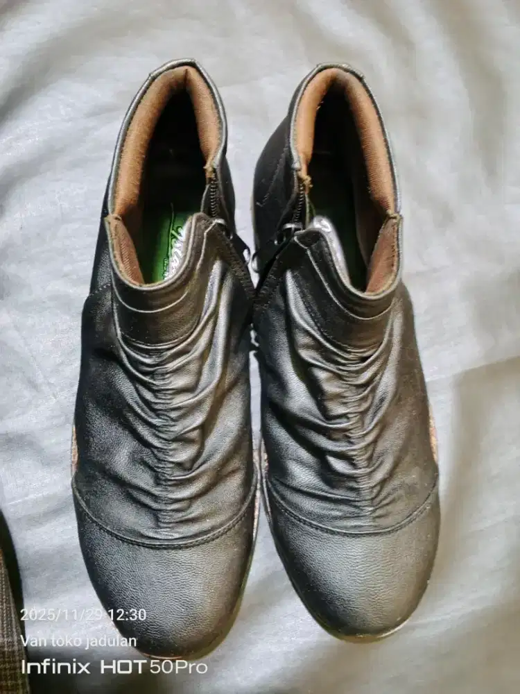 Sepatu D island size 42 bahan kulit (second)