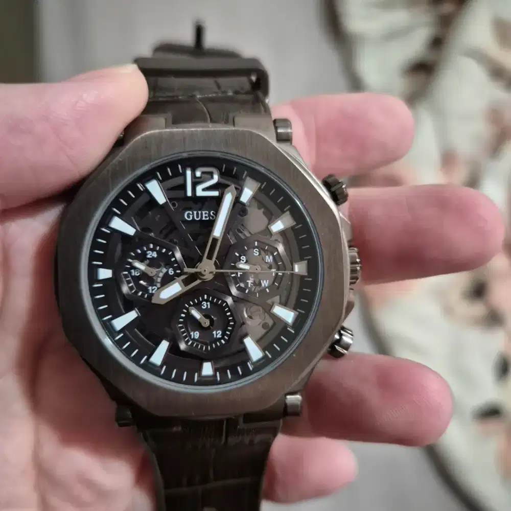 Jam tangan guess gray