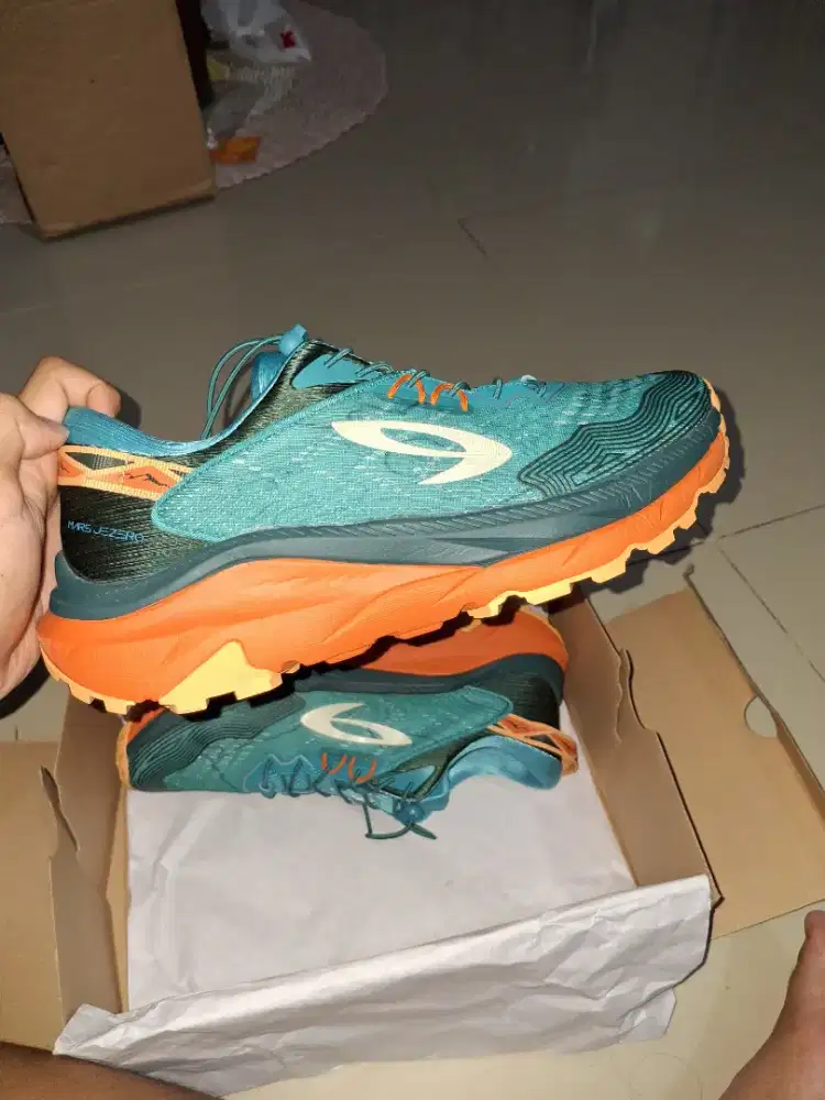 910 YUZA MARS JEZERO