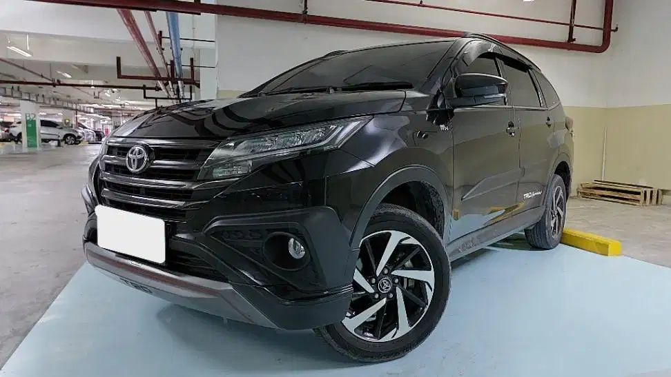 DP Rendah  10JT Toyota Rush 1.5 TRD Sportivo Bensin-AT 2020 Hitam