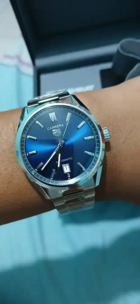 Jam tangan merk TAG heuer