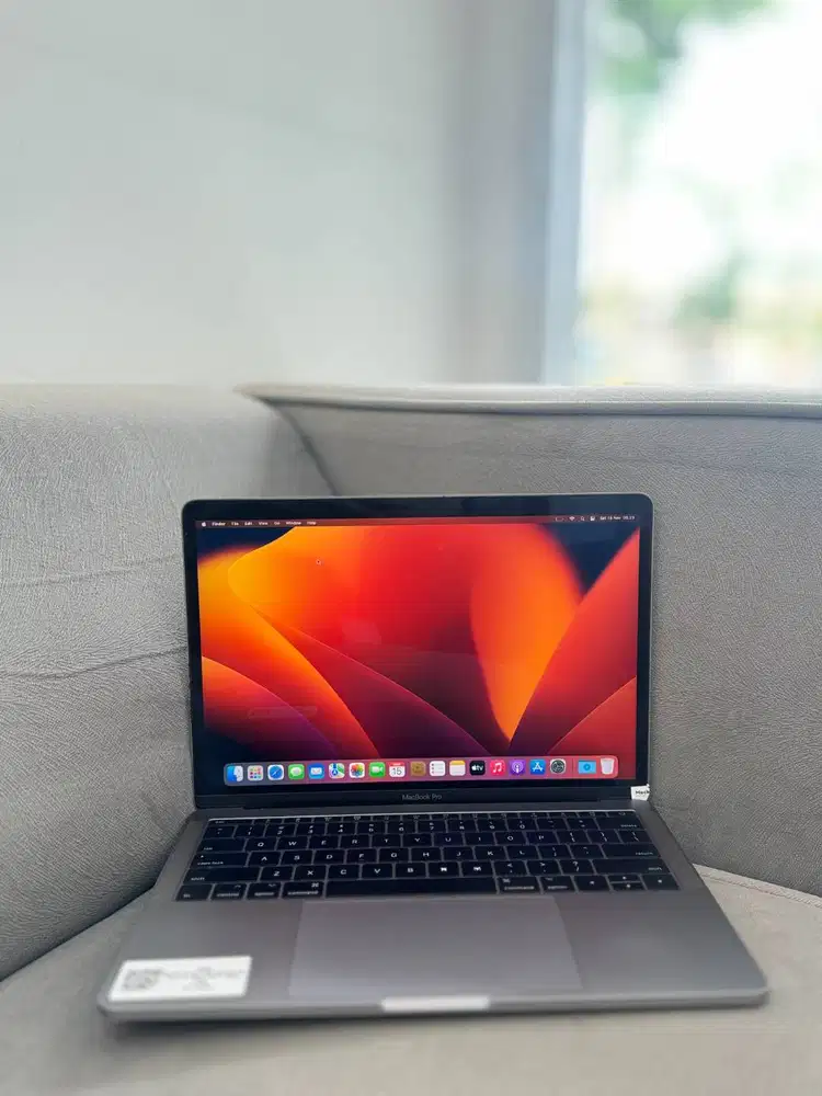 MACBOOK PRO 2017 13 8/256GB INTEL CORE i5 SECOND LIKE NEW!