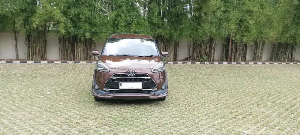 Di Jual Cepat Toyota Sienta Q Automatic Tahun 2016 type tertinggi