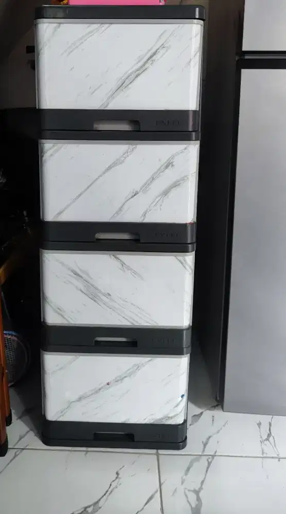 Laci 4 susun sesuai di foto