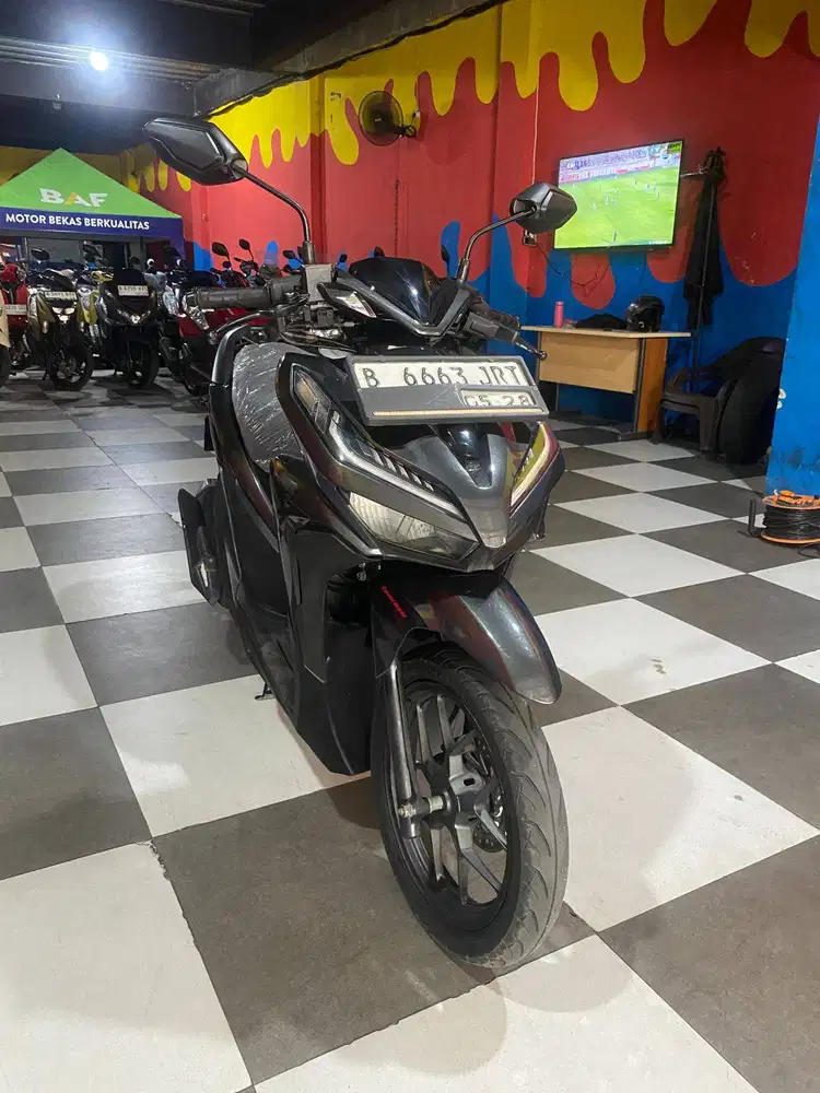 ( DP 1,5 Juta ) Honda Vario 125 CBS ISS 2018