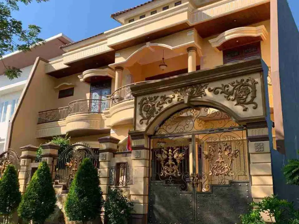 Dijual Rumah Terawat Surabaya Timur Pakuwon City Villa Royal