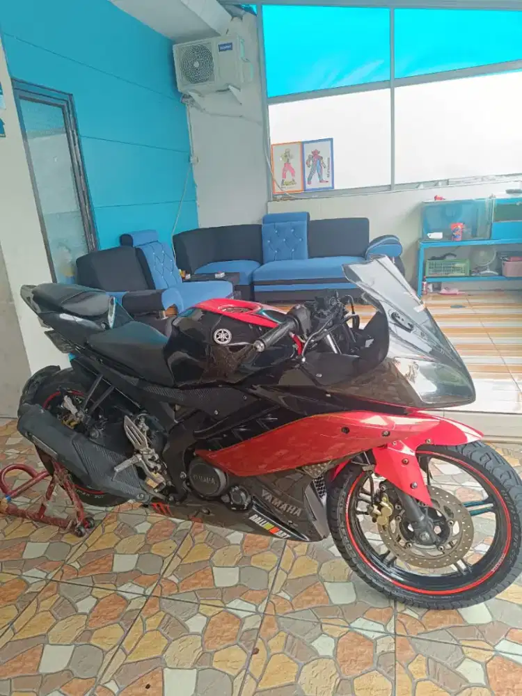 Dijual Cepat Yamaha R15 V2