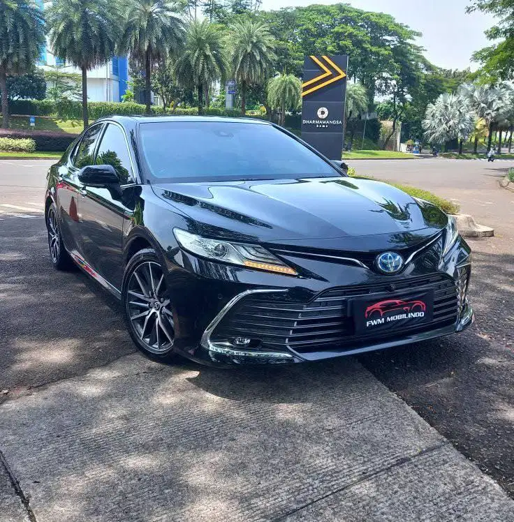 toyota camry 2.5L hybrid 2022 nik 2021 hitam