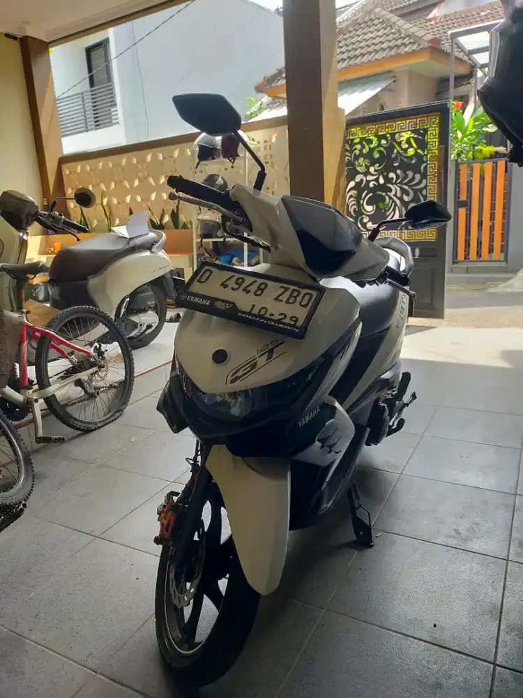 Yamaha Xeon GT 125 Th 2014 Lengkap Mulus Original Siap Pakai