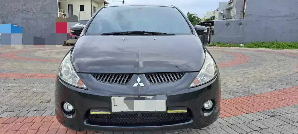 Mitsubishi New GRANDIS 2.4 MIVEC rec bengkel resmi sangat istimewa