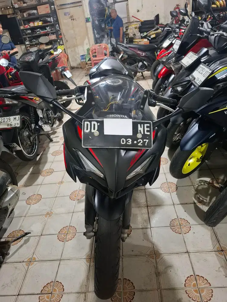 Honda CBR 150cc 2022 hitam