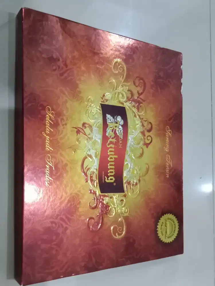 Sarung Tenun merk Buah Ketjubung