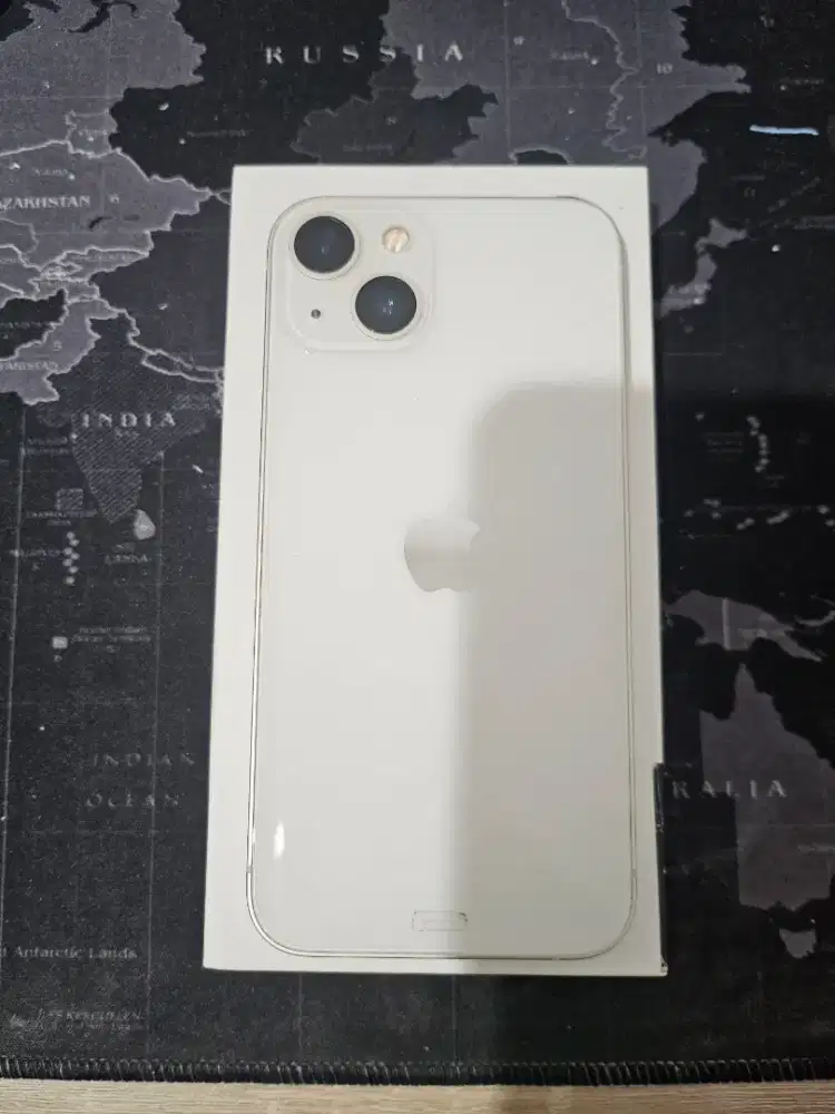 Iphone 13 128gb white resmi ibox garansi panjang