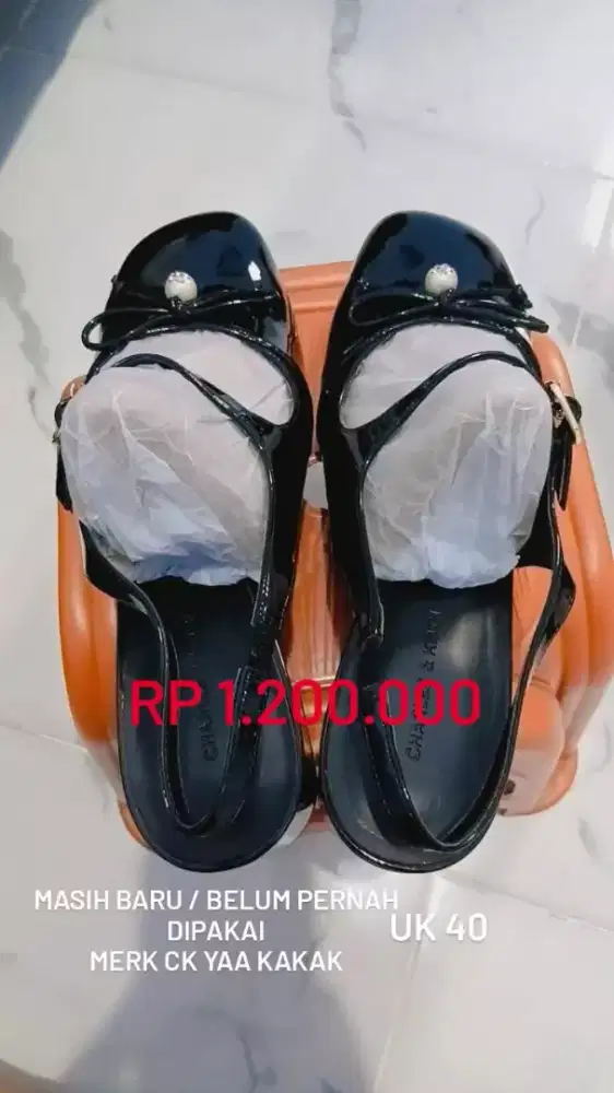 Sepatu Sandal Merk Charles Keith