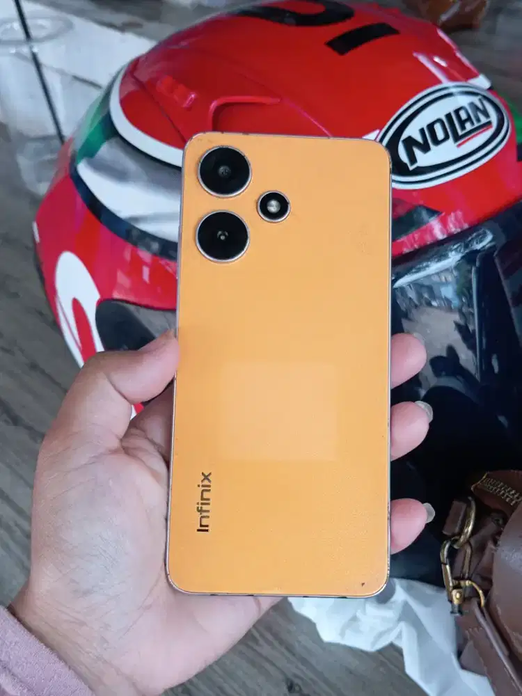 Infinix hot 30i ram 8+8/128!.