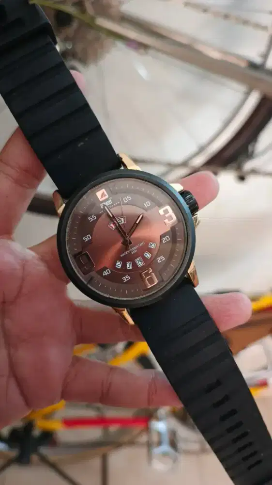 Jam tangan Arei no minus