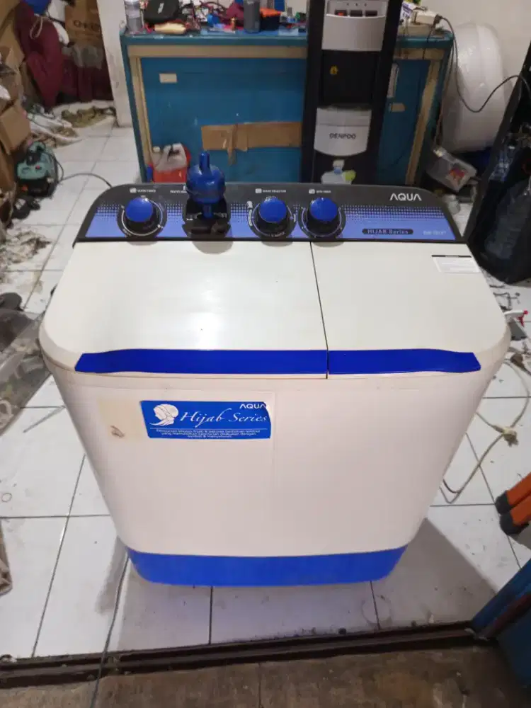 Mesin cuci 2 tabung merk Aqua