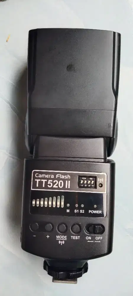 Di jual camera flash tipe 520 ll  di jual karna kamera nya Uda ngk ada