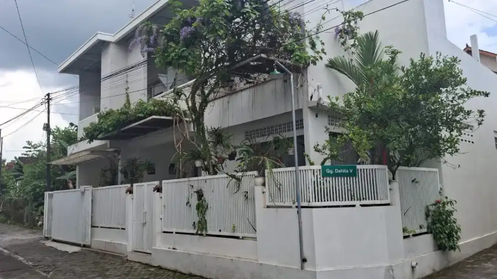 Dijual rumah mewah super murah belakang SD model Maguwoharjo