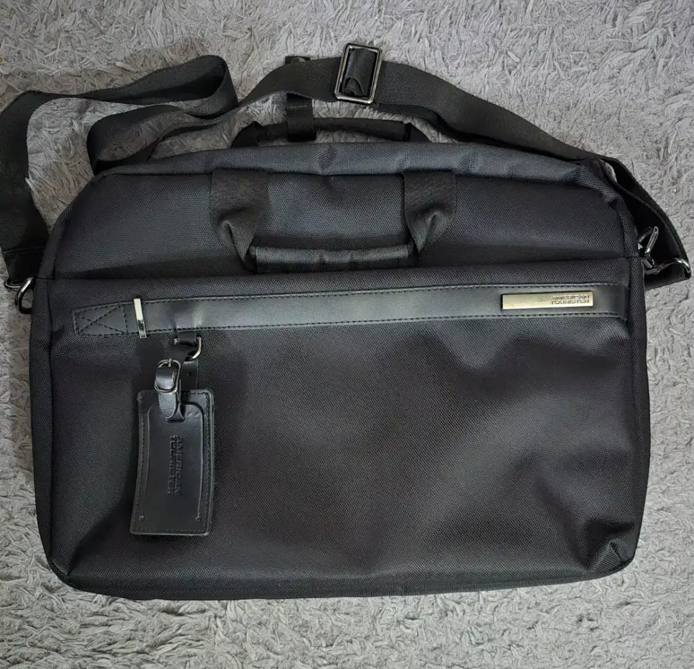 Tas Laptop Executive American Tourister Nobleton - Kondisi 95% Baru!