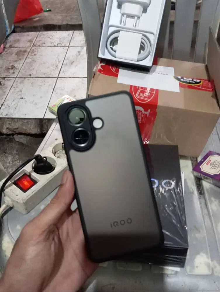 IqoO Z10R 5G 8/128GB Gold Bnob Garansi 2027 Like New