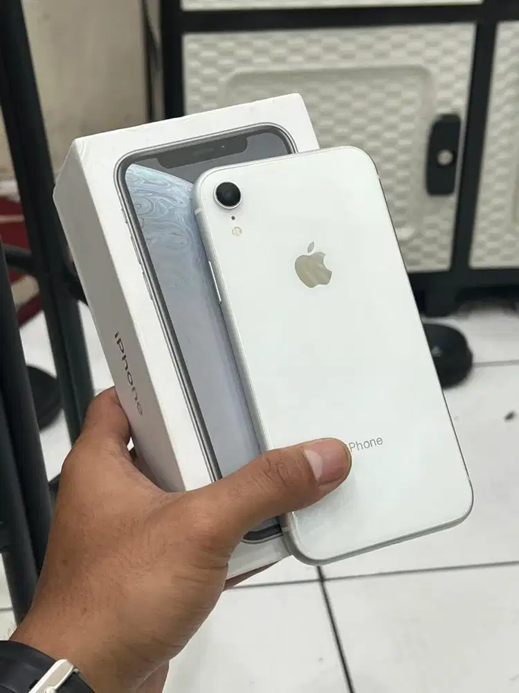Iphone XR 128Gb HB 79% lengkap min pemakean aja