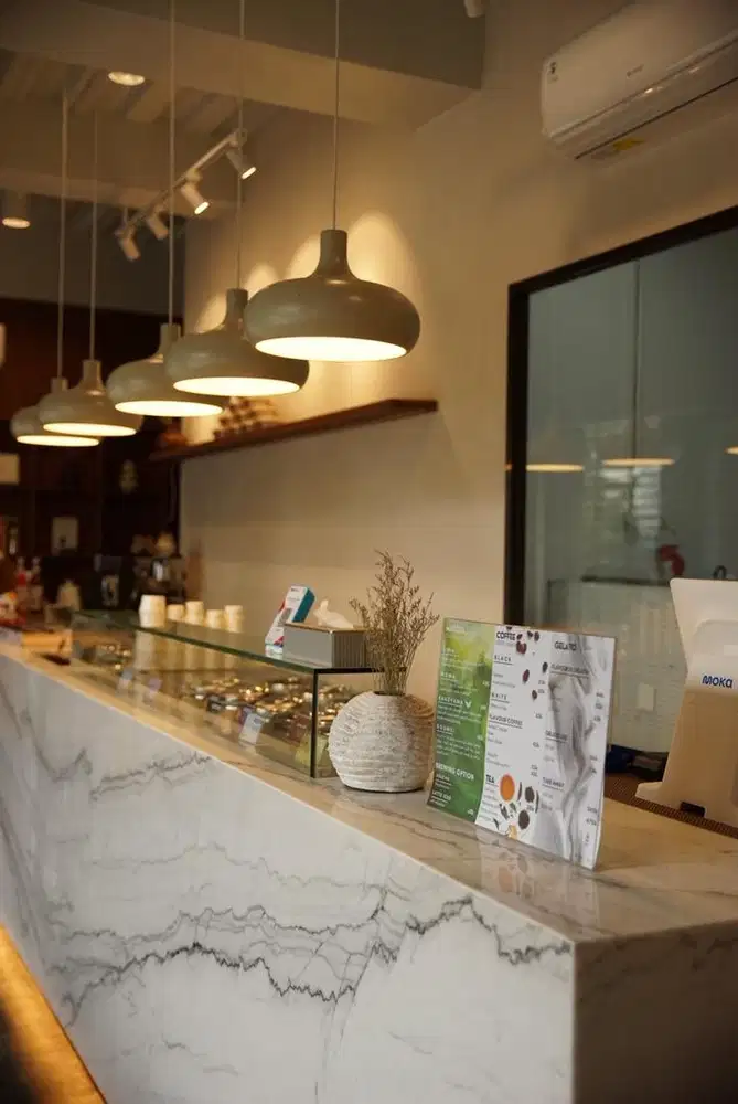 DI CARI PASTRY CHEF & FRONT STAFF