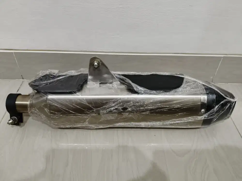 Knalpot motor Akrapovic