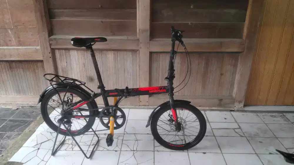 Di jual sepeda lipat uk 20rem cakram,siap pake
