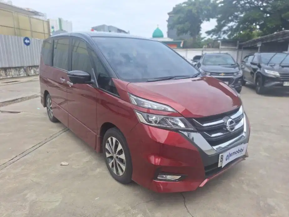 LOW DP Nissan Serena 2.0 Highway Star Bensin-AT 2019 SIZ