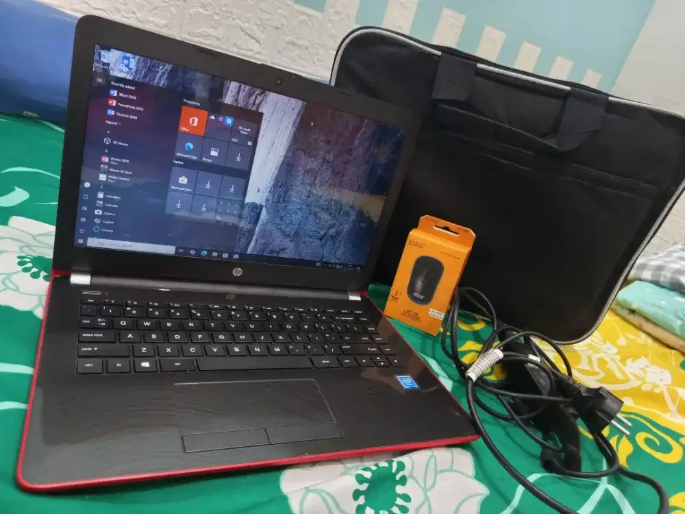 Laptop HP 14 . Ram 8gb/500gb . Normal .batre awet