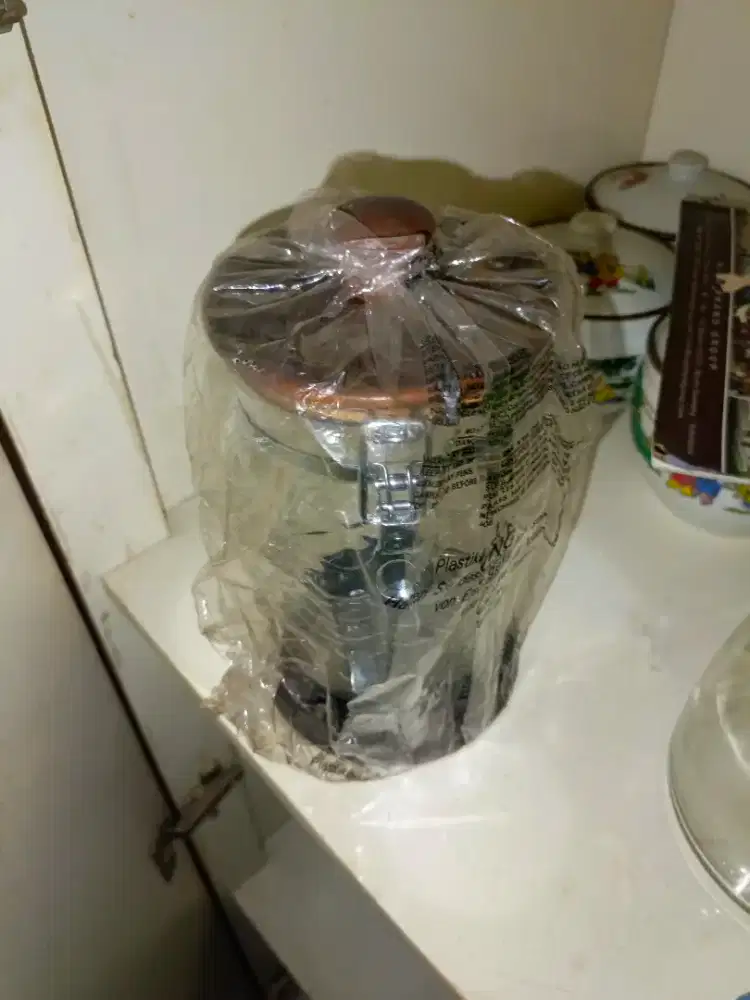 Toples plastik  bukan kaca