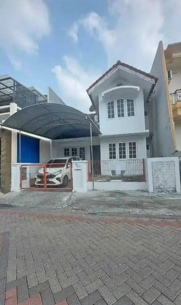 DIJUAL RUMAH VILLA VALENCIA