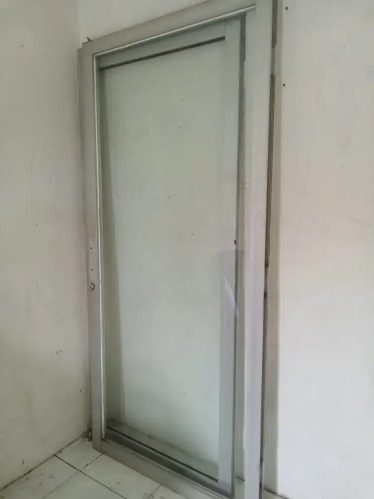dijual partisi almunium kaca ruko