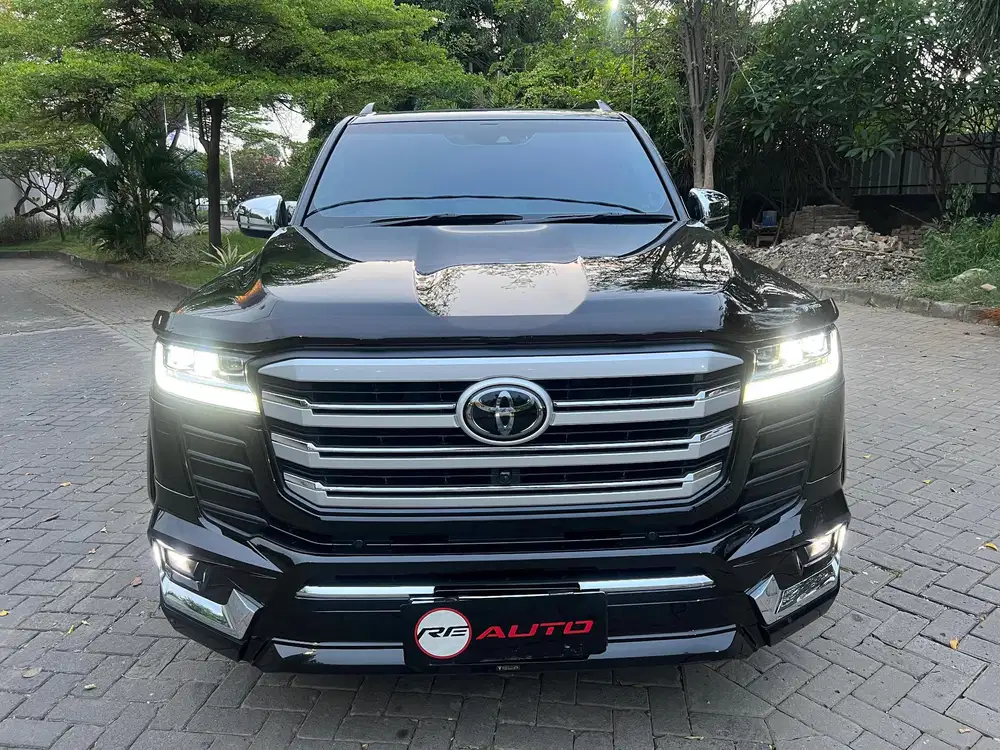 TOYOTA Land Cruiser VX-R 4x4 AT 2024